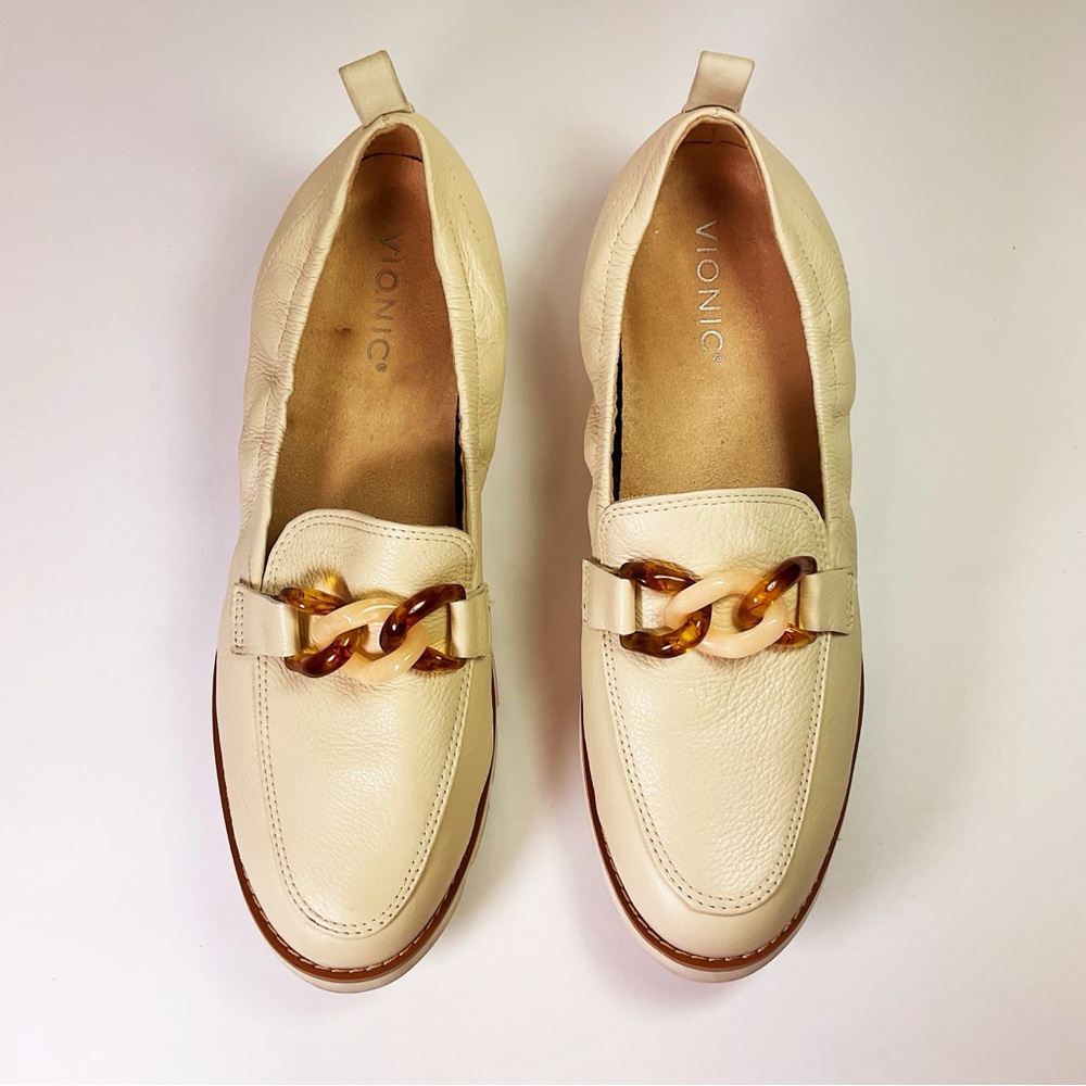 Vionic Cynthia Loafers with Orthotic Support - Picture 5 of 9